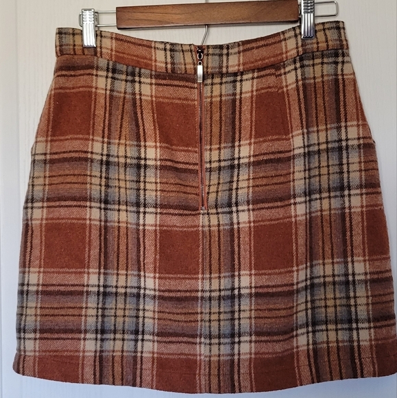 Orange Creek Plaid Fall Mini Skirt Size: Medium - Picture 3 of 7